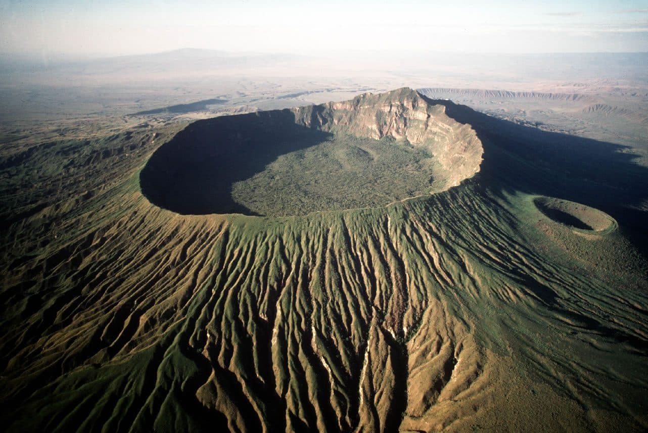 A steep climb to the rim of a Rift Valley volcano, with the option of a full circuit.